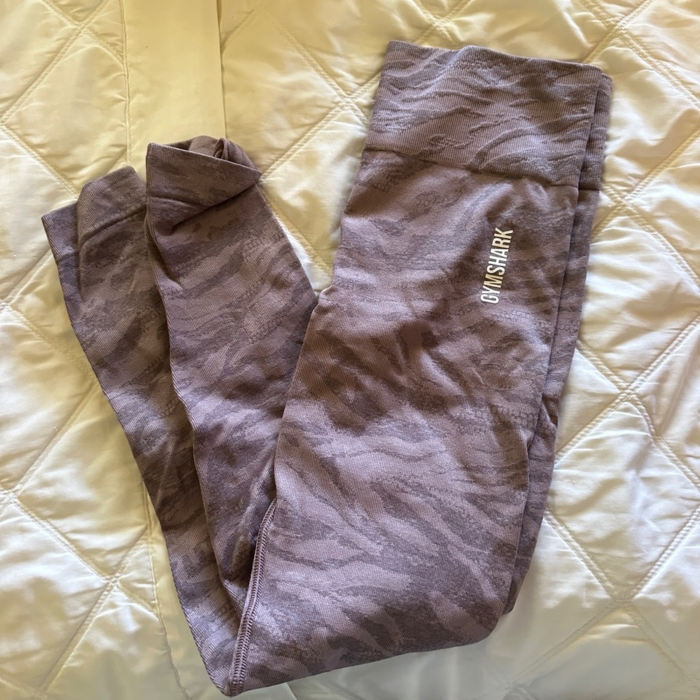 Gymshark purple stripes leggings